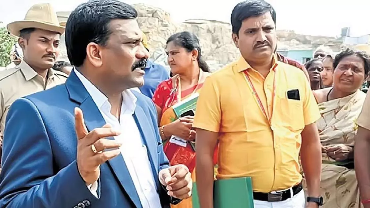 ಯಲಹಂಕ ಸ್ಲಂ ತೆರವು: ಸೂರು ಕಳೆದುಕೊಂಡ ಮಕ್ಕಳ ರಕ್ಷಣೆ; 3 ದಿನದೊಳಗೆ ವರದಿಗೆ ಮಕ್ಕಳ ಆಯೋಗದ ಸೂಚನೆ