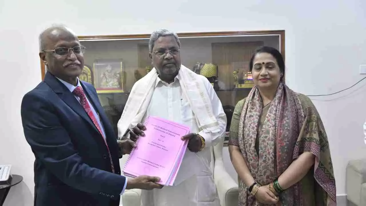 ಕೋವಿಡ್ ಅವ್ಯವಹಾರ ತನಿಖೆ: ಅಂತಿಮ ವರದಿ ಸರ್ಕಾರಕ್ಕೆ ಸಲ್ಲಿಕೆ ಕೋವಿಡ್ ಅವ್ಯವಹಾರ ತನಿಖೆ: ಅಂತಿಮ ವರದಿ ಸರ್ಕಾರಕ್ಕೆ ಸಲ್ಲಿಕೆ