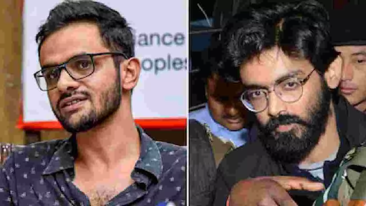 ದೆಹಲಿ ಗಲಭೆ ಪ್ರಕರಣ: ಉಮರ್ ಖಾಲಿದ್, ಶರ್ಜೀಲ್ ಇಮಾಮ್ಗೆ ಜಾಮೀನು ಇಲ್ಲ…ಐವರಿಗೆ ಸುಪ್ರೀಂ ರಿಲೀಫ್! ದೆಹಲಿ ಗಲಭೆ ಪ್ರಕರಣ: ಉಮರ್ ಖಾಲಿದ್, ಶರ್ಜೀಲ್ ಇಮಾಮ್ಗೆ ಜಾಮೀನು ಇಲ್ಲ…ಐವರಿಗೆ ಸುಪ್ರೀಂ ರಿಲೀಫ್!
