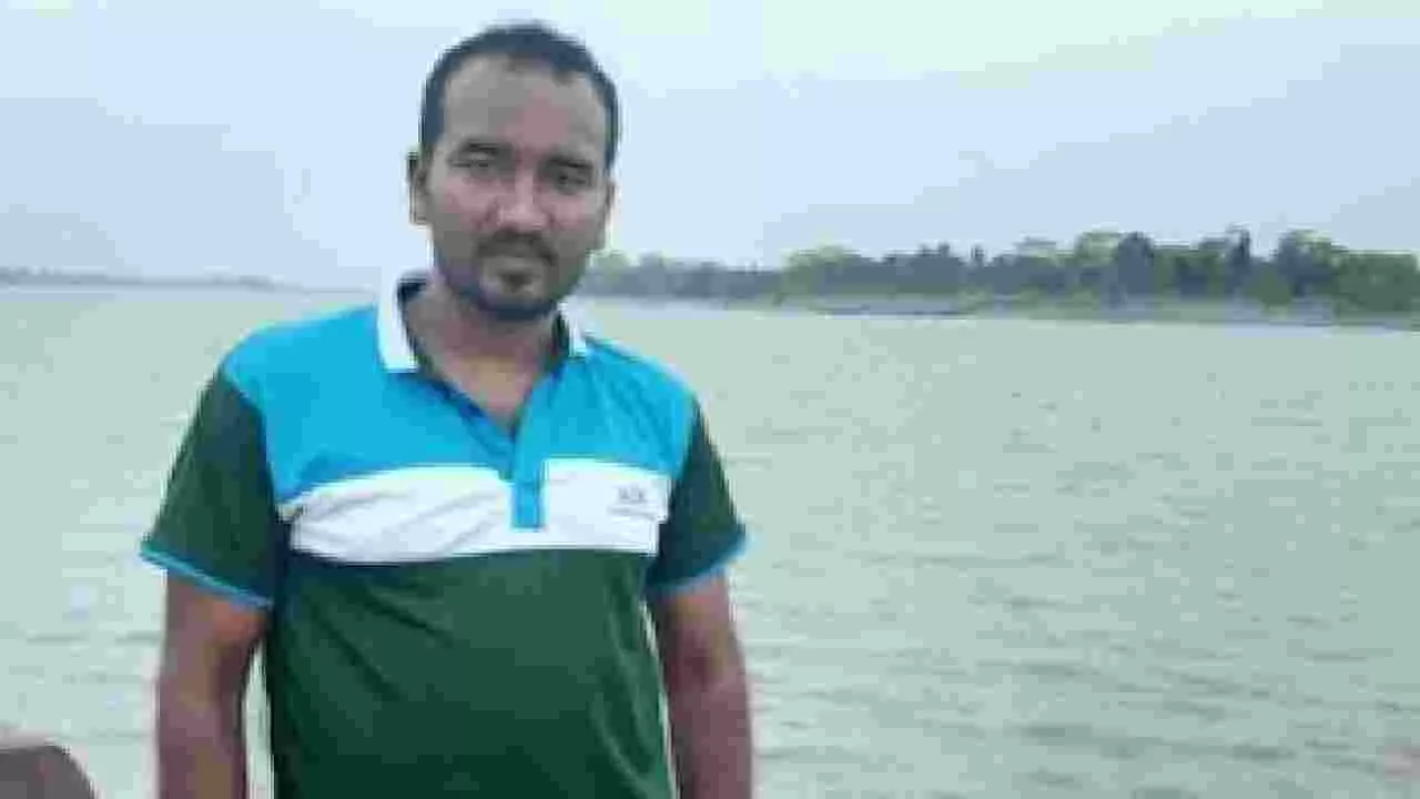 ಬಾಂಗ್ಲಾದಲ್ಲಿ ಹಿಂದೂಗಳು ತೆರಬೇಕಿದೆ ʻರಕ್ಷಣಾ ತೆರಿಗೆʼ; ಆದರೂ ಪ್ರಾಣಕ್ಕಿಲ್ಲ ಗ್ಯಾರಂಟಿ! ಬಾಂಗ್ಲಾದಲ್ಲಿ ಹಿಂದೂಗಳು ತೆರಬೇಕಿದೆ ʻರಕ್ಷಣಾ ತೆರಿಗೆʼ; ಆದರೂ ಪ್ರಾಣಕ್ಕಿಲ್ಲ ಗ್ಯಾರಂಟಿ!