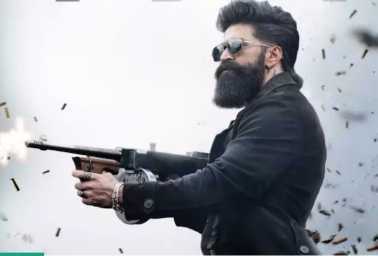 ಯಶ್ ಜನ್ಮದಿನಕ್ಕೆ ಟಾಕ್ಸಿಕ್ ಧಮಾಕಾ| ರಗಡ್ ಲುಕ್ನಲ್ಲಿ ರಾಕಿಂಗ್ ಸ್ಟಾರ್ ಯಶ್ ಯಶ್ ಜನ್ಮದಿನಕ್ಕೆ ಟಾಕ್ಸಿಕ್ ಧಮಾಕಾ| ರಗಡ್ ಲುಕ್ನಲ್ಲಿ ರಾಕಿಂಗ್ ಸ್ಟಾರ್ ಯಶ್