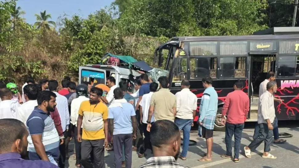 ಕಾರ್ಕಳದಲ್ಲಿ ಖಾಸಗಿ ಬಸ್- ಕ್ರೂಸರ್ ನಡುವೆ ಅಪಘಾತ; ಮೂವರು ದುರ್ಮರಣ