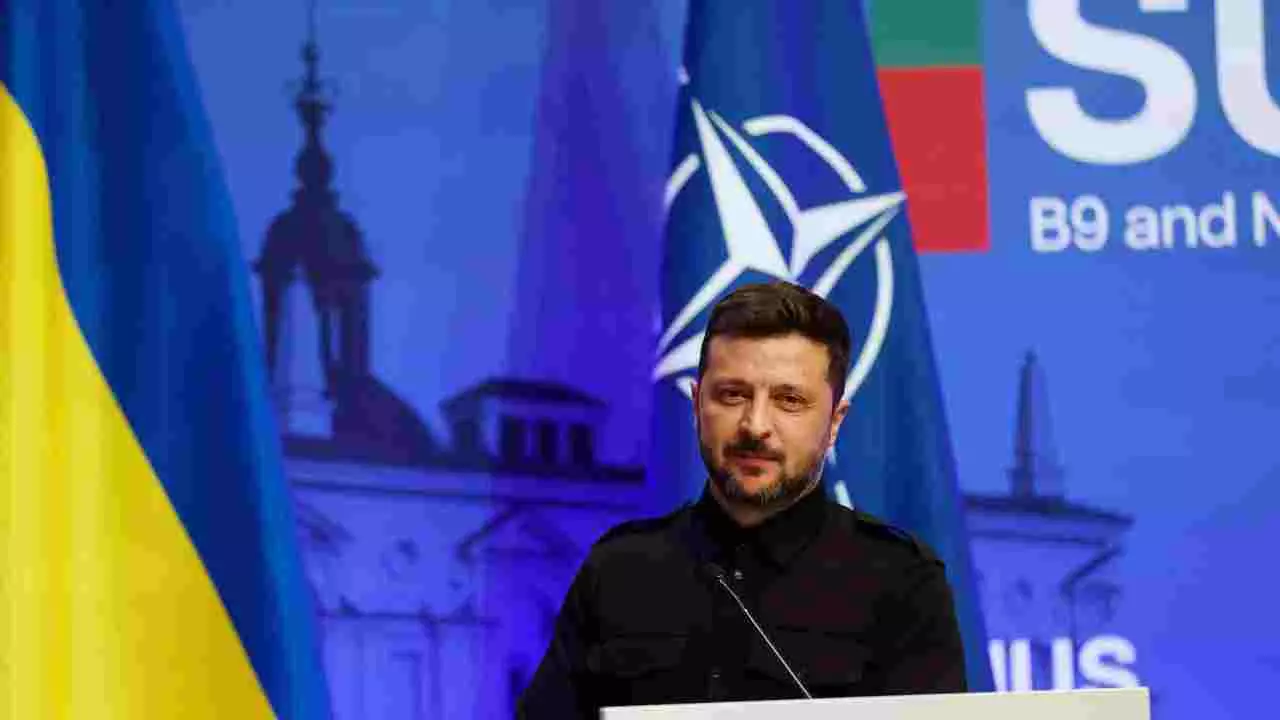 ಯುದ್ಧ ಅಂತ್ಯ? ಇಂದಿನಿಂದ ಯುಎಇಯಲ್ಲಿ ಉಕ್ರೇನ್-ಅಮೆರಿಕ-ರಷ್ಯಾ ತ್ರಿಪಕ್ಷೀಯ ಮಾತುಕತೆ: ಝೆಲೆನ್ಸ್ಕಿ ಘೋಷಣೆ ಯುದ್ಧ ಅಂತ್ಯ? ಇಂದಿನಿಂದ ಯುಎಇಯಲ್ಲಿ ಉಕ್ರೇನ್-ಅಮೆರಿಕ-ರಷ್ಯಾ ತ್ರಿಪಕ್ಷೀಯ ಮಾತುಕತೆ: ಝೆಲೆನ್ಸ್ಕಿ ಘೋಷಣೆ