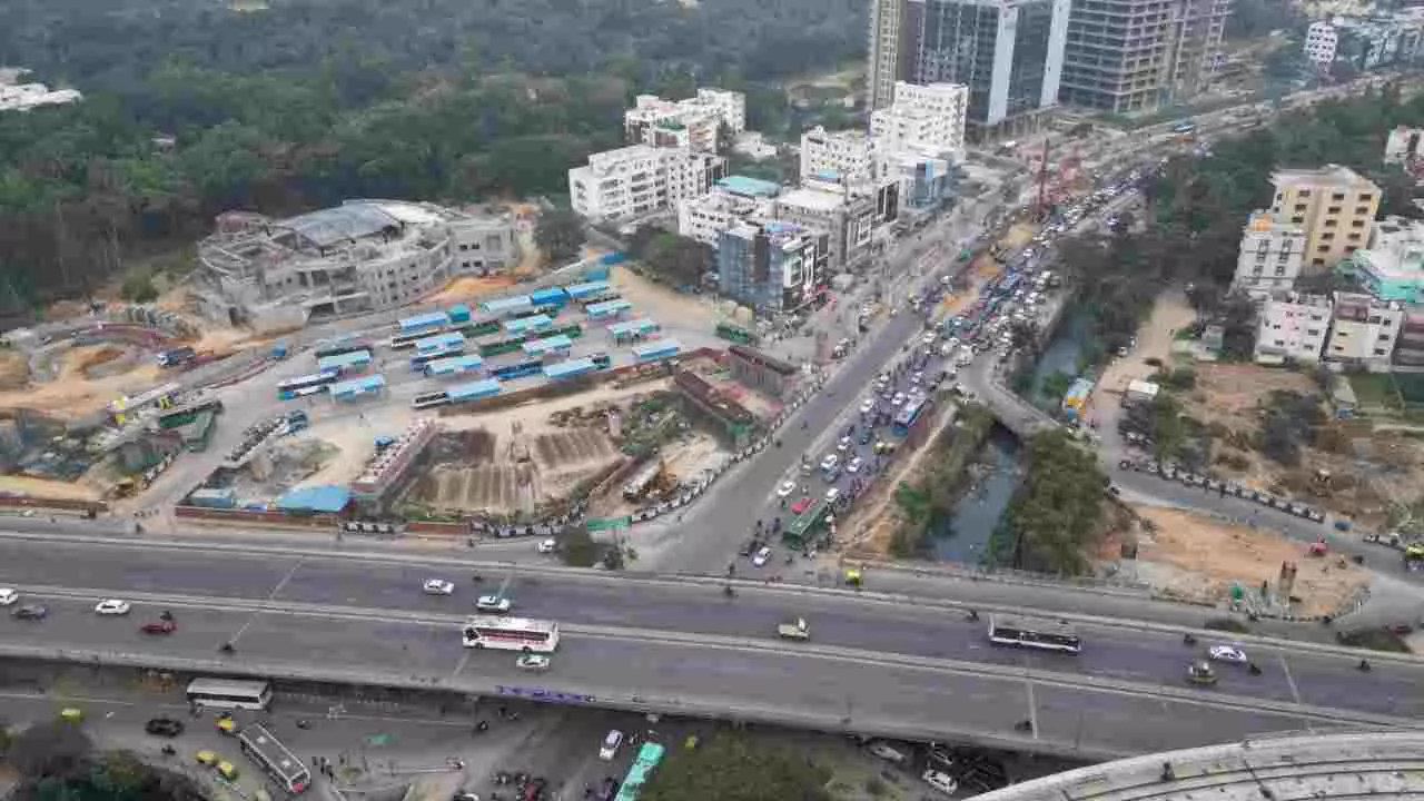 ಬೆಂಗಳೂರಿಗೆ ಬಂಪರ್ ಕೊಡುಗೆ: ಸಿಲ್ಕ್ ಬೋರ್ಡ್-ಕೆ.ಆರ್.ಪುರಂ ರಸ್ತೆ ಅಭಿವೃದ್ಧಿಗೆ 450 ಕೋಟಿ ರೂ ಬೆಂಗಳೂರಿಗೆ ಬಂಪರ್ ಕೊಡುಗೆ: ಸಿಲ್ಕ್ ಬೋರ್ಡ್-ಕೆ.ಆರ್.ಪುರಂ ರಸ್ತೆ ಅಭಿವೃದ್ಧಿಗೆ 450 ಕೋಟಿ ರೂ