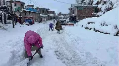 ಜಮ್ಮು-ಕಾಶ್ಮೀರ, ಹಿಮಾಚಲ ಪ್ರದೇಶ:  ಹೆದ್ದಾರಿಗಳಲ್ಲಿ ಹಿಮಪಾತ, ಎಂದಿನಂತೆ ವಿಮಾನ ಸಂಚಾರ