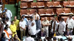 ಸರ್ಕಾರಕ್ಕೆ ‘ಅಬಕಾರಿ’ ಶಾಕ್! ಸದನದ ಒಳಗೆ ಮತ್ತು ಹೊರಗೆ ಉಗ್ರ ಬಿಜೆಪಿ ಪ್ರತಿಭಟನೆ