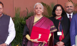 ಬಜೆಟ್ 2026| ತಿಳಿ ಗುಲಾಬಿ ಮಂಗಳಗಿರಿ ಸೀರೆಯಲ್ಲಿ ಮಿಂಚಿದ ವಿತ್ತ ಸಚಿವೆ