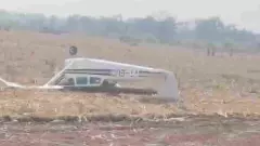 ವಿಜಯಪುರದಲ್ಲಿ ಖಾಸಗಿ ವಿಮಾನ ಪತನ: ಪೈಲಟ್‌ಗಳಿಬ್ಬರೂ ಪಾರು