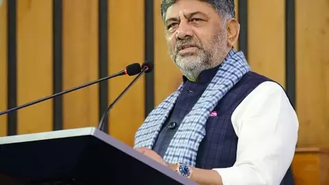 ಮೇಕೆದಾಟು, ಅನುಮತಿಗೆ ಡಿಕೆಶಿ ವೇದಿಕೆಯಲ್ಲೇ ಮನವಿ;  ಕೇಂದ್ರ ಜಲಶಕ್ತಿ ಸಚಿವ ಮೌನ!