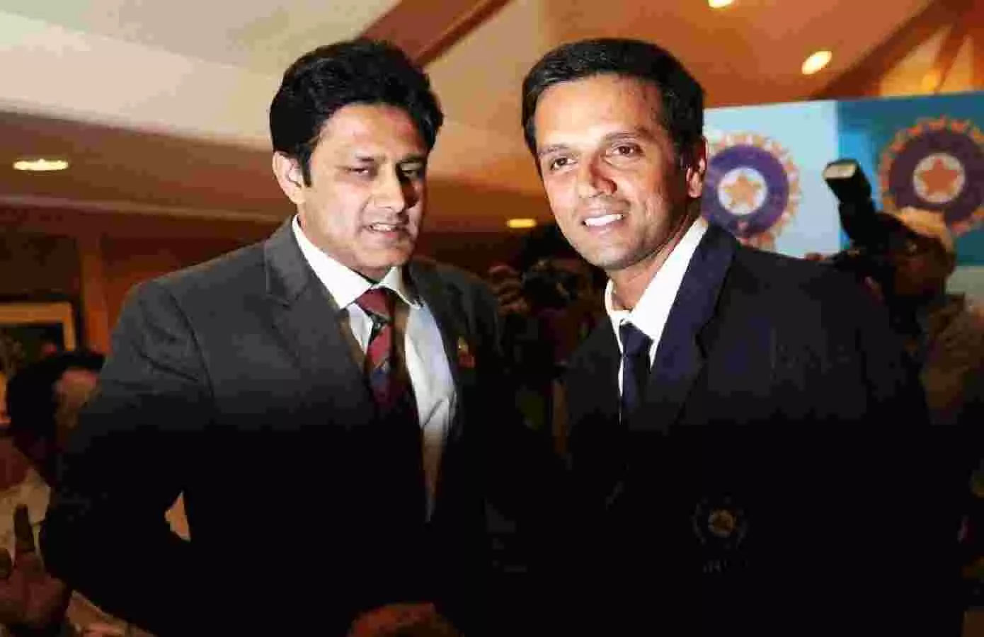 ಚಿನ್ನಸ್ವಾಮಿ ಕ್ರೀಡಾಂಗಣದ ಸ್ಟ್ಯಾಂಡ್ಗಳಿಗೆ ಕುಂಬ್ಳೆ, ದ್ರಾವಿಡ್, ಶಾಂತಾ ಹೆಸರು ಚಿನ್ನಸ್ವಾಮಿ ಕ್ರೀಡಾಂಗಣದ ಸ್ಟ್ಯಾಂಡ್ಗಳಿಗೆ ಕುಂಬ್ಳೆ, ದ್ರಾವಿಡ್, ಶಾಂತಾ ಹೆಸರು