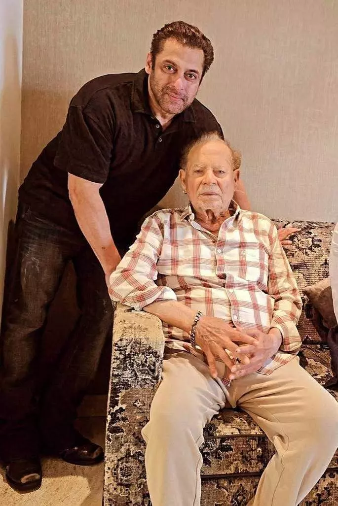 ಭಾರತೀಯ ಚಿತ್ರರಂಗದ ದಂತಕಥೆ, ಸಲ್ಮಾನ್ ಖಾನ್ ತಂದೆ ಸಲೀಂ ಖಾನ್ ಆಸ್ಪತ್ರೆಗೆ ದಾಖಲು