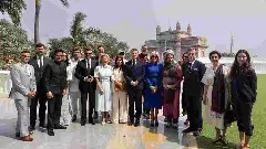 ಸಿನಿತಾರೆಯರ ಜೊತೆ ಫ್ರೆಂಚ್ ಅಧ್ಯಕ್ಷ ಎಮ್ಯಾನುಯೆಲ್ ಮ್ಯಾಕ್ರನ್ ಸಂವಾದ