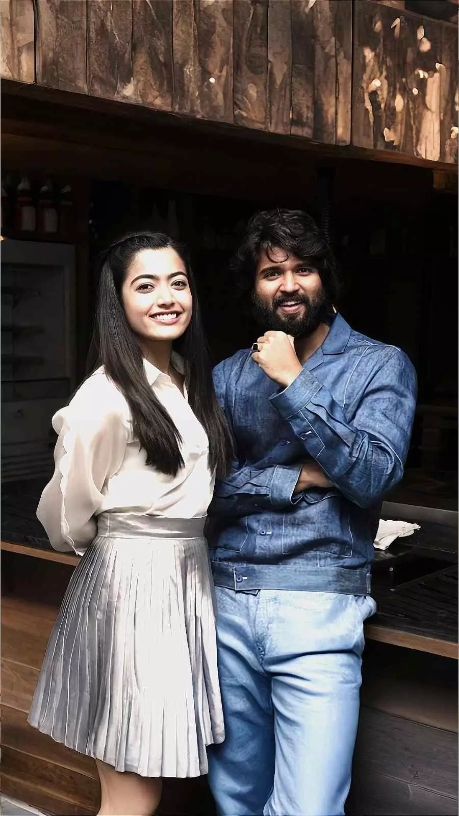 ವದಂತಿಗೆ ತೆರೆ ಎಳೆದ ಜೋಡಿ| ವಿರೋಶ್ ಹೆಸರಿನಲ್ಲಿ ದಾಂಪತ್ಯಕ್ಕೆ ಕಾಲಿಡಲಿದ್ದಾರೆ ವಿಜಯ್-ರಶ್ಮಿಕಾ ಮಂದಣ್ಣ ವದಂತಿಗೆ ತೆರೆ ಎಳೆದ ಜೋಡಿ| ವಿರೋಶ್ ಹೆಸರಿನಲ್ಲಿ ದಾಂಪತ್ಯಕ್ಕೆ ಕಾಲಿಡಲಿದ್ದಾರೆ ವಿಜಯ್-ರಶ್ಮಿಕಾ ಮಂದಣ್ಣ