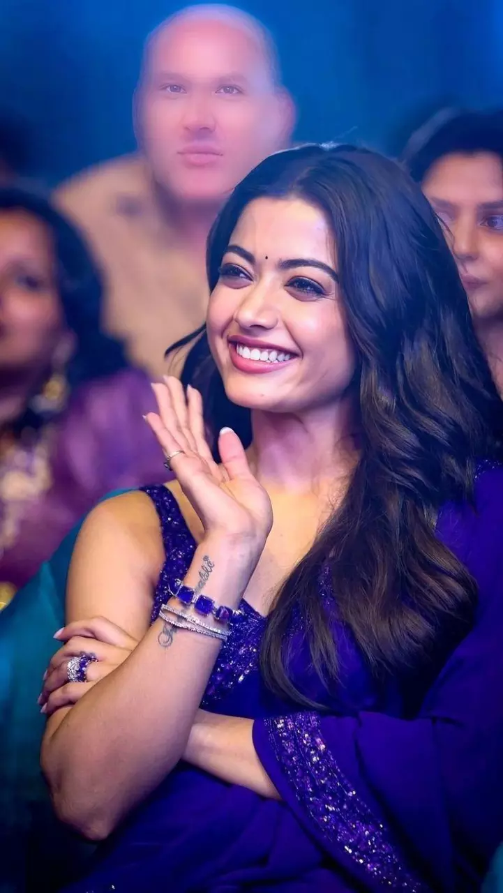 ಆಡಿಷನ್ನಲ್ಲಿ ತಡಬಡಾಯಿಸುತ್ತಿದ್ದ ಹುಡುಗಿ ಇಂದು ಪ್ಯಾನ್ ಇಂಡಿಯಾ ಸ್ಟಾರ್ 100 ಕೋಟಿಯ ಒಡತಿ.. ಆಡಿಷನ್ನಲ್ಲಿ ತಡಬಡಾಯಿಸುತ್ತಿದ್ದ ಹುಡುಗಿ ಇಂದು ಪ್ಯಾನ್ ಇಂಡಿಯಾ ಸ್ಟಾರ್ 100 ಕೋಟಿಯ ಒಡತಿ..