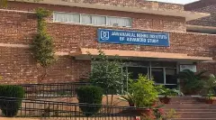 ಜೆಎನ್‌ಯು: ತಡರಾತ್ರಿ ಹಿಂಸಾರೂಪ ಪಡೆದ ಪ್ರತಿಭಟನೆ; ಎಡಪಂಥೀಯ ಸಂಘಟನೆ ಹಾಗೂ ಎಬಿವಿಪಿ ಪರಸ್ಪರ ಆರೋಪ