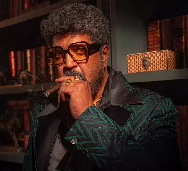 ಟಾಕ್ಸಿಕ್ ಲೋಕಕ್ಕೆ ಭೀರಾ ಎಂಟ್ರಿ: ಬಾಲಾಜಿ ಮನೋಹರ್ ರಗಡ್ ಲುಕ್ ರಿವೀಲ್ ಟಾಕ್ಸಿಕ್ ಲೋಕಕ್ಕೆ ಭೀರಾ ಎಂಟ್ರಿ: ಬಾಲಾಜಿ ಮನೋಹರ್ ರಗಡ್ ಲುಕ್ ರಿವೀಲ್