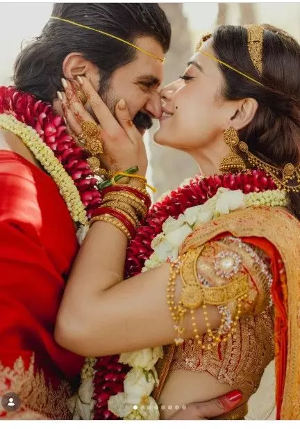 ದಾಂಪತ್ಯ ಜೀವನಕ್ಕೆ ಕಾಲಿಟ್ಟ ರಶ್ಮಿಕಾ-ವಿಜಯ್; ಇಲ್ಲಿದೆ ವಿವಾಹದ ಫೊಟೋಗಳು ದಾಂಪತ್ಯ ಜೀವನಕ್ಕೆ ಕಾಲಿಟ್ಟ ರಶ್ಮಿಕಾ-ವಿಜಯ್; ಇಲ್ಲಿದೆ ವಿವಾಹದ ಫೊಟೋಗಳು