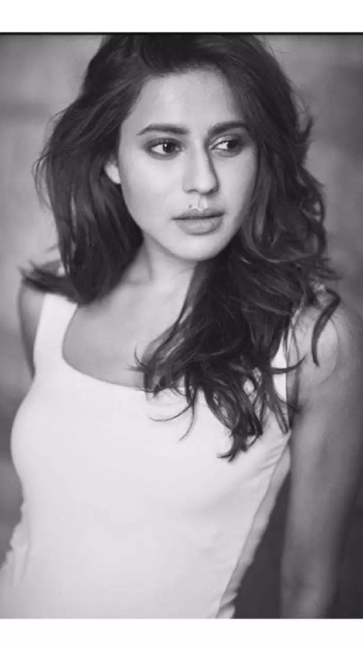 Ranya Rao Gold Smuggling Case| ಅಕ್ರಮ ಚಿನ್ನ ಸಾಗಣೆ: ವಿಮಾನ ನಿಲ್ದಾಣದ ಗ್ರೀನ್‌ ಚಾನೆಲ್‌ ಅಸ್ತ್ರವಾಗಿಸಿದ ರನ್ಯಾ ರಾವ್‌!