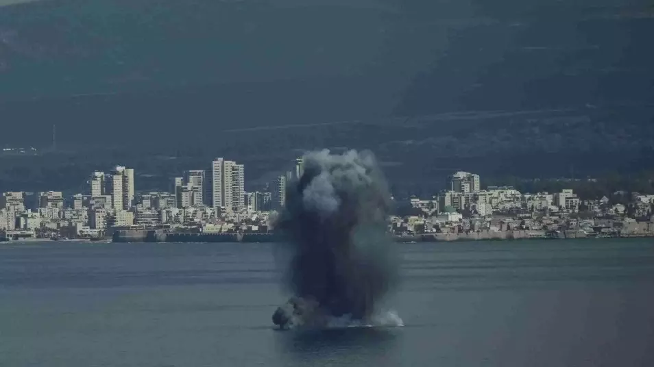 ಅಮೆರಿಕ, ಇಸ್ರೇಲ್ ದಾಳಿಗೆ ಇರಾನ್ ತಿರುಗೇಟು: ಗಲ್ಫ್ ರಾಷ್ಟ್ರಗಳಲ್ಲಿನ ಅಮೆರಿಕ ಸೇನಾ ನೆಲೆಗಳ ಮೇಲೆ ಕ್ಷಿಪಣಿ ಮಳೆ