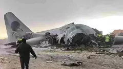 ಬೊಲಿವಿಯಾದಲ್ಲಿ ಸೇನಾ ವಿಮಾನ ಪತನ: ಹೆದ್ದಾರಿಯಲ್ಲಿ ಸುರಿದ ನೋಟಿನ ಮಳೆ, 15 ಜನರ ದುರ್ಮರಣ!