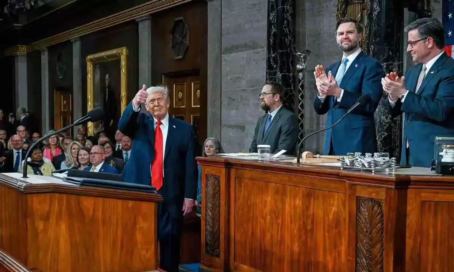 ಸುಳ್ಳಿನ ಸರಮಾಲೆ ಪೋಣಿಸಿದ ಸುಂಕದ ಸರದಾರ: ಅಸತ್ಯದ ಅಬ್ಬರದಲ್ಲೂ ತುಂಬಿದ ಆತ್ಮವಿಶ್ವಾಸ! ಸುಳ್ಳಿನ ಸರಮಾಲೆ ಪೋಣಿಸಿದ ಸುಂಕದ ಸರದಾರ: ಅಸತ್ಯದ ಅಬ್ಬರದಲ್ಲೂ ತುಂಬಿದ ಆತ್ಮವಿಶ್ವಾಸ!