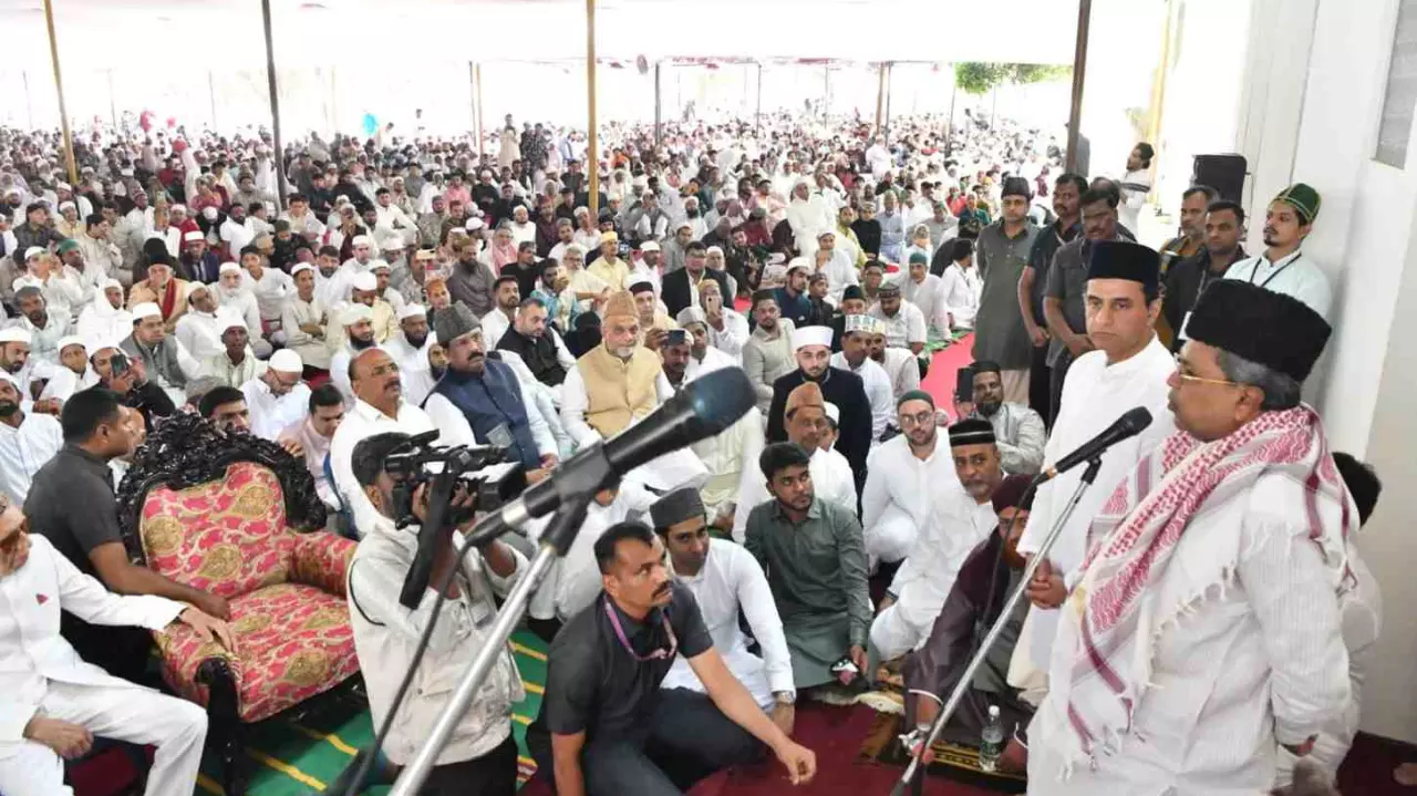 Ramzan celebrations: Chief Minister Siddaramaiah wishes Muslim brothers and sisters a happy festival