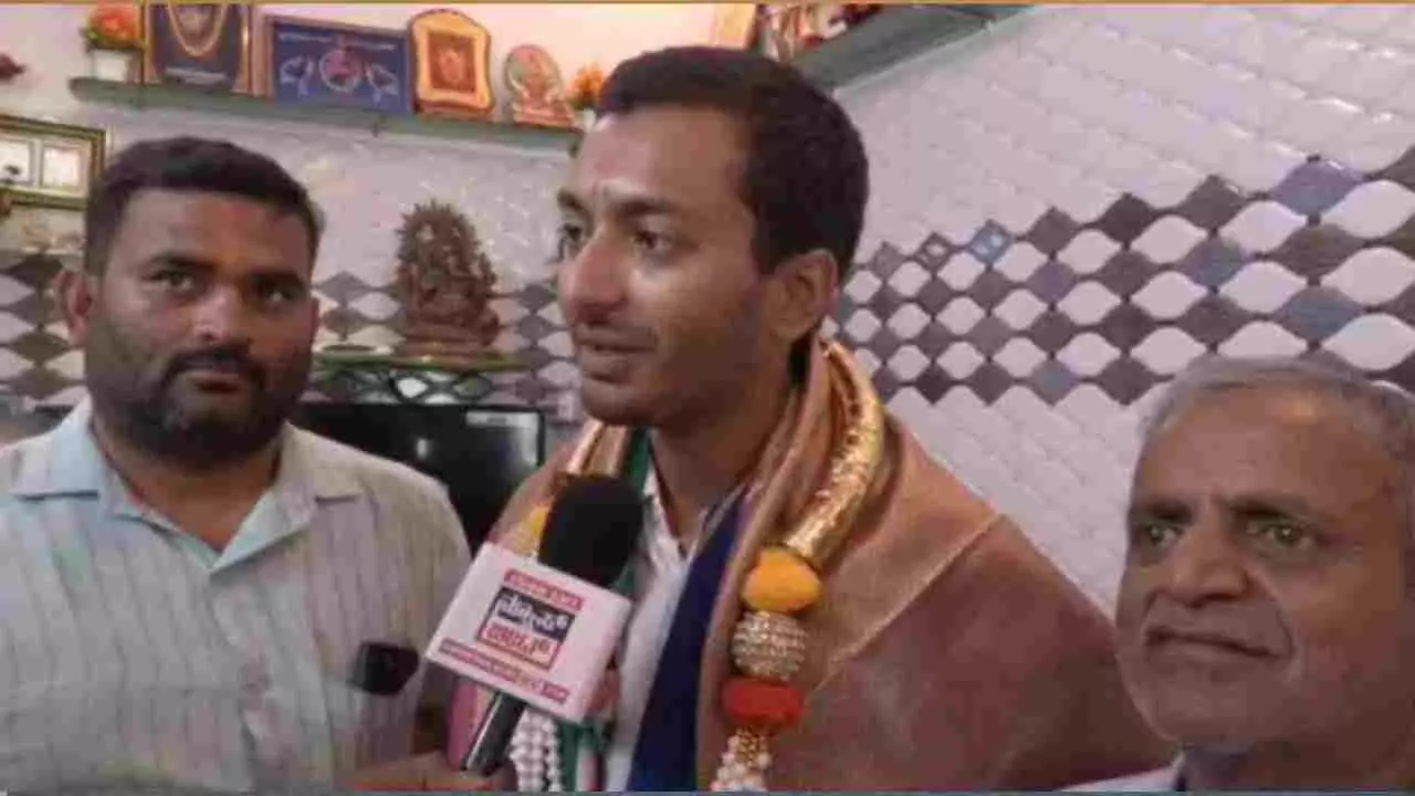 ಟಿಕೆಟ್ ಸಿಕ್ಕಿದ್ದು ಸಂತೋಷ, ಅಲ್ಪಸಂಖ್ಯಾತರ ಮುನಿಸು ಶಮನಗೊಳಿಸುವೆ: ಸಮರ್ಥ್ ಮಲ್ಲಿಕಾರ್ಜುನ್ ಟಿಕೆಟ್ ಸಿಕ್ಕಿದ್ದು ಸಂತೋಷ, ಅಲ್ಪಸಂಖ್ಯಾತರ ಮುನಿಸು ಶಮನಗೊಳಿಸುವೆ: ಸಮರ್ಥ್ ಮಲ್ಲಿಕಾರ್ಜುನ್