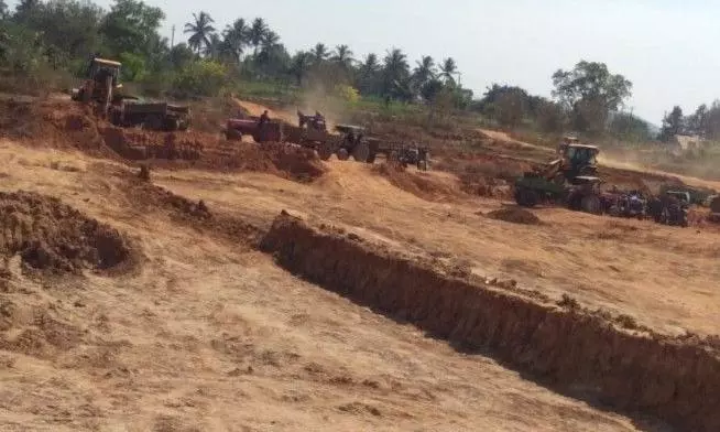 MP Bommai urges state government to drain lakes to save farmers MP Bommai urges state government to drain lakes to save farmers