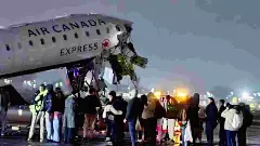 Air Canada Flight| ರನ್‌ವೇನಲ್ಲಿ ಅಗ್ನಿಶಾಮಕ ವಾಹನಕ್ಕೆ ಡಿಕ್ಕಿ ಹೊಡೆದ ವಿಮಾನ; ವಿಮಾನ ನಿಲ್ದಾಣ ಬಂದ್