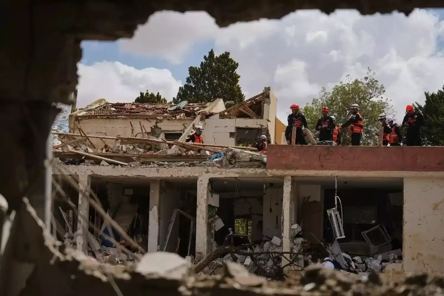 ಟ್ರಂಪ್ ಘೋಷಿಸಿದ ನಂಬಲಸಾಧ್ಯ ಯುದ್ಧ ಬಿಡುವು: ಇರಾನ್ ಯುದ್ಧಕ್ಕೆ ಕೊನೆಗೂ ಬಿತ್ತೇ ಪೂರ್ಣ ವಿರಾಮ?