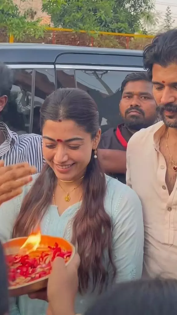 VIROSH| ಹನಿಮೂನ್‌ ನಂತರ ಅನಂತಪುರದಲ್ಲಿ ರಣಬಾಲಿ, ರಶ್ಮಿಕಾ ವಿಜಯ್‌ ಸಂಭ್ರಮ