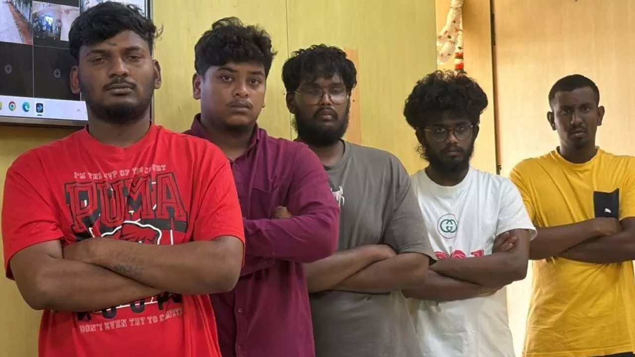 ಪರಪ್ಪನ ಅಗ್ರಹಾರದಲ್ಲಿ ರಾಜಾತಿಥ್ಯ|ಡ್ರೈನೇಜ್‌ನಲ್ಲಿ ಮೊಬೈಲ್ ಪತ್ತೆ, ಮೂವರು ಕೈದಿಗಳ ವಿರುದ್ಧ ಎಫ್‌ಐಆರ್