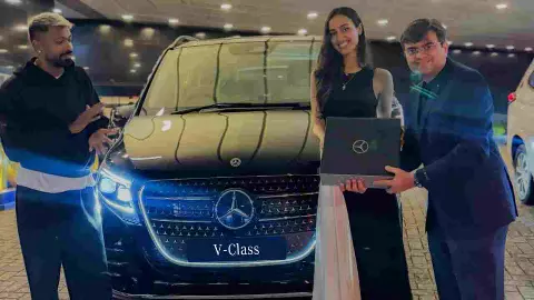 ಗೆಳತಿ ಮಹಿಕಾಗೆ 1.7 ಕೋಟಿ ರೂ. ಬೆಲೆಯ ಮರ್ಸಿಡಿಸ್ ಬೆಂಝ್ ಕಾರು ಉಡುಗೊರೆ ನೀಡಿದ ಹಾರ್ದಿಕ್ ಪಾಂಡ್ಯ! ಗೆಳತಿ ಮಹಿಕಾಗೆ 1.7 ಕೋಟಿ ರೂ. ಬೆಲೆಯ ಮರ್ಸಿಡಿಸ್ ಬೆಂಝ್ ಕಾರು ಉಡುಗೊರೆ ನೀಡಿದ ಹಾರ್ದಿಕ್ ಪಾಂಡ್ಯ!