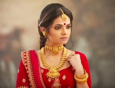 Gold price today |ಸ್ವರ್ಣಪ್ರಿಯರಿಗೆ ಗುಡ್ನ್ಯೂಸ್! ಚಿನ್ನದ ಬೆಲೆಯಲ್ಲಿ ಭಾರೀ ಇಳಿಕೆ Gold price today |ಸ್ವರ್ಣಪ್ರಿಯರಿಗೆ ಗುಡ್ನ್ಯೂಸ್! ಚಿನ್ನದ ಬೆಲೆಯಲ್ಲಿ ಭಾರೀ ಇಳಿಕೆ