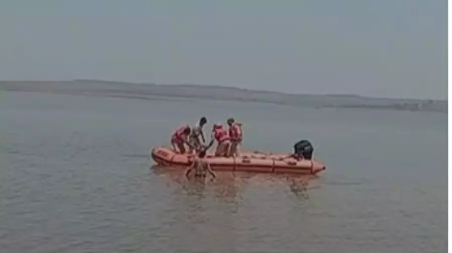 ಬೆಳಗಾವಿ: ಹಿಡಕಲ್ ಜಲಾಶಯದ ಹಿನ್ನೀರಿನಲ್ಲಿ ಮುಳುಗಿ ಇಬ್ಬರು ಬಾಲಕರ ದಾರುಣ ಅಂತ್ಯ ಬೆಳಗಾವಿ: ಹಿಡಕಲ್ ಜಲಾಶಯದ ಹಿನ್ನೀರಿನಲ್ಲಿ ಮುಳುಗಿ ಇಬ್ಬರು ಬಾಲಕರ ದಾರುಣ ಅಂತ್ಯ