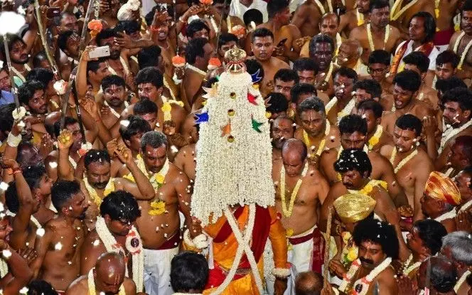 ಬೆಂಗಳೂರು ಕರಗ| ಭಾವೈಕ್ಯತೆಯ ಐತಿಹ್ಯ ಸಾರುವ ದ್ರೌಪದಿ ಕರಗ! ಬೆಂಗಳೂರು ಕರಗ| ಭಾವೈಕ್ಯತೆಯ ಐತಿಹ್ಯ ಸಾರುವ ದ್ರೌಪದಿ ಕರಗ!