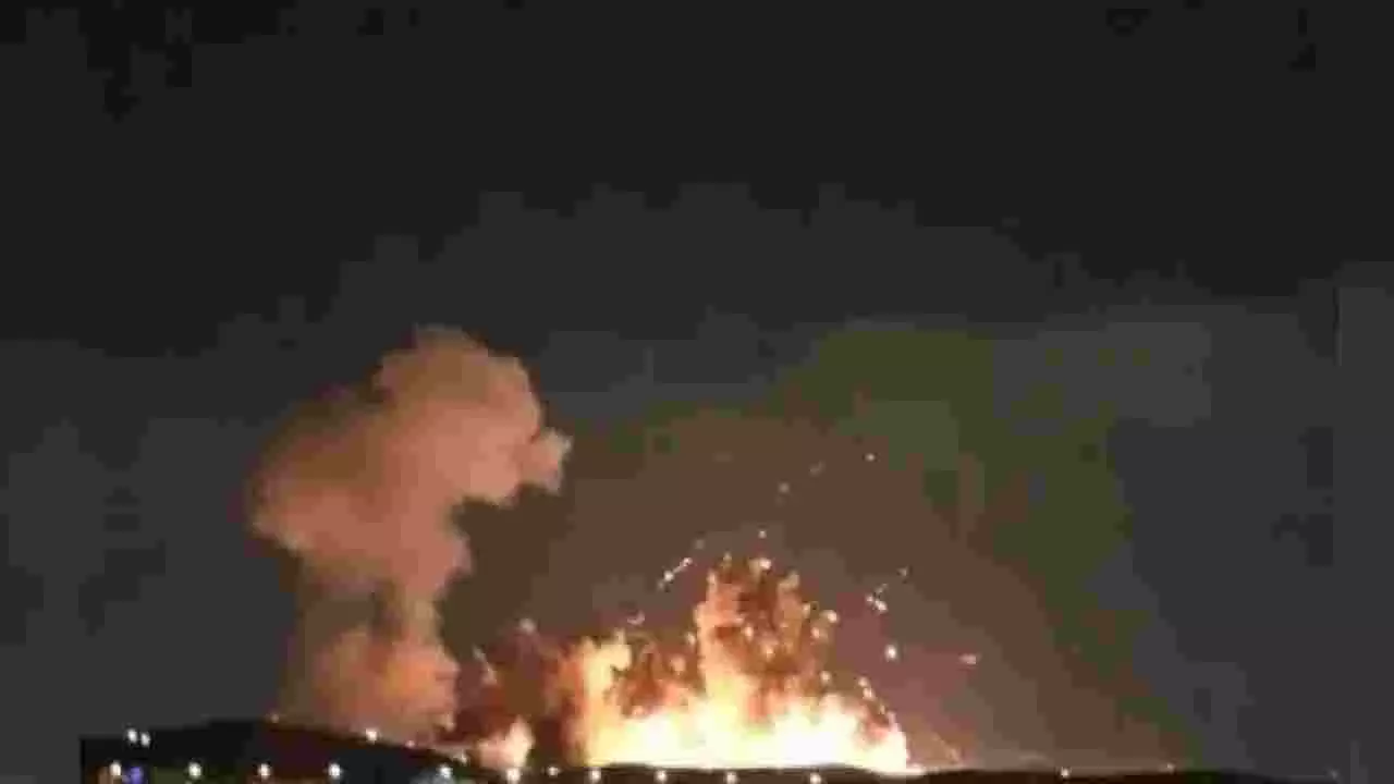 Iran-Israel War| ಇರಾನ್ ಮೇಲೆ ಮತ್ತೆ ಭೀಕರ ದಾಳಿ: ಮದ್ದುಗುಂಡು ಡಿಪೋ ಧ್ವಂಸ Iran-Israel War| ಇರಾನ್ ಮೇಲೆ ಮತ್ತೆ ಭೀಕರ ದಾಳಿ: ಮದ್ದುಗುಂಡು ಡಿಪೋ ಧ್ವಂಸ