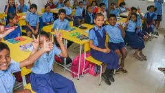 ವಯೋಮಿತಿ ಸಡಿಲಿಕೆ ಗೊಂದಲ; ಇನ್ನೂ 4 ಲಕ್ಷ ಮಕ್ಕಳಿಗೆ ಮತ್ತೆ ಯುಕೆಜಿಯೇ ಗತಿ! ವಯೋಮಿತಿ ಸಡಿಲಿಕೆ ಗೊಂದಲ; ಇನ್ನೂ 4 ಲಕ್ಷ ಮಕ್ಕಳಿಗೆ ಮತ್ತೆ ಯುಕೆಜಿಯೇ ಗತಿ!