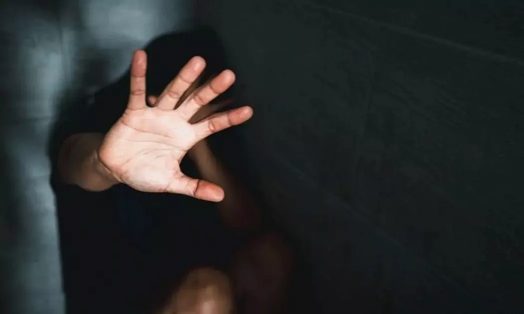 Sexual harassment | ಮಹಿಳಾ ಸಿಬ್ಬಂದಿಗೆ ಲೈಂಗಿಕ ಕಿರುಕುಳ; ನರ್ಸಿಂಗ್ ಕೌನ್ಸಿಲ್ ರಿಜಿಸ್ಟ್ರಾರ್ ಬಂಧನ Sexual harassment | ಮಹಿಳಾ ಸಿಬ್ಬಂದಿಗೆ ಲೈಂಗಿಕ ಕಿರುಕುಳ; ನರ್ಸಿಂಗ್ ಕೌನ್ಸಿಲ್ ರಿಜಿಸ್ಟ್ರಾರ್ ಬಂಧನ