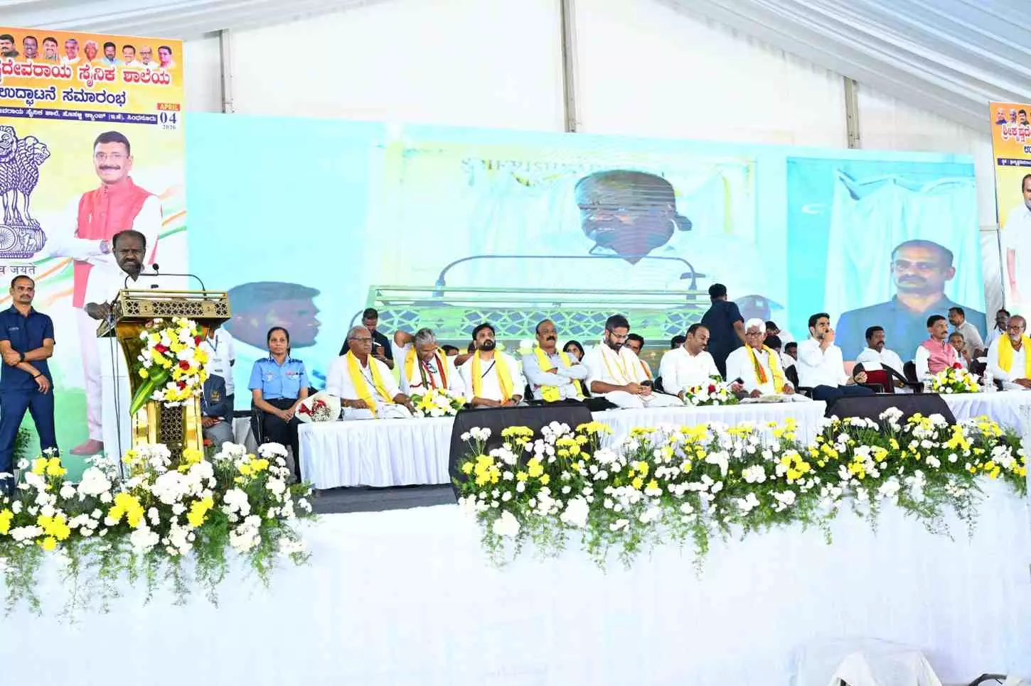 ಅಭಿವೃದ್ಧಿ ವಿಷಯದಲ್ಲಿ ರಾಜಕೀಯ ಮಾಡಲ್ಲ; ಸಚಿವ ಎಚ್.ಡಿ. ಕುಮಾರಸ್ವಾಮಿ ಭರವಸೆ ಅಭಿವೃದ್ಧಿ ವಿಷಯದಲ್ಲಿ ರಾಜಕೀಯ ಮಾಡಲ್ಲ; ಸಚಿವ ಎಚ್.ಡಿ. ಕುಮಾರಸ್ವಾಮಿ ಭರವಸೆ