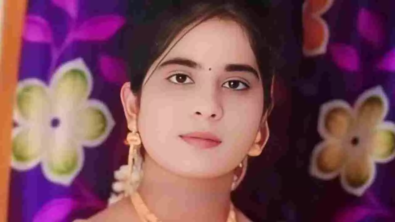 Honor Killing : ಪ್ರೇಮ ವಿವಾಹವಾದ ಮಗಳನ್ನೇ ಕೊಂದ ಪೋಷಕರು, ಸಾಕ್ಷ್ಯ ನಾಶಕ್ಕೆ ಯತ್ನಿಸಿದ ಪೊಲೀಸ್ ಸಸ್ಪೆಂಡ್! Honor Killing : ಪ್ರೇಮ ವಿವಾಹವಾದ ಮಗಳನ್ನೇ ಕೊಂದ ಪೋಷಕರು, ಸಾಕ್ಷ್ಯ ನಾಶಕ್ಕೆ ಯತ್ನಿಸಿದ ಪೊಲೀಸ್ ಸಸ್ಪೆಂಡ್!