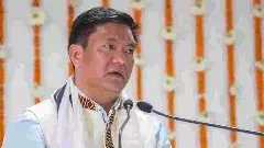 Pema Khandu| ಅರುಣಾಚಲ ಸಿಎಂ ಪೆಮಾ ಖಂಡು ಕುಟುಂಬಕ್ಕೆ 1,270 ಕೋಟಿ ರೂ. ಗುತ್ತಿಗೆ? ಸಿಬಿಐ ತನಿಖೆಗೆ ಸುಪ್ರೀಂ ಆದೇಶ!