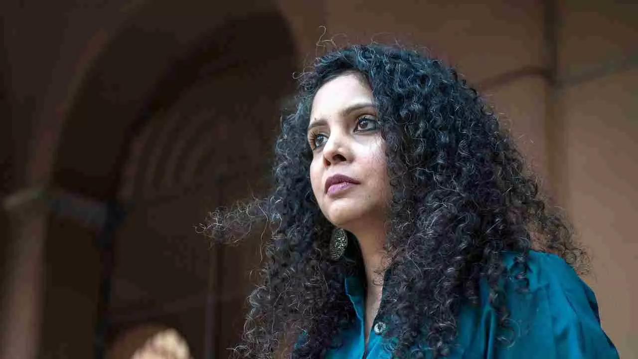 ಪತ್ರಕರ್ತೆ ರಾಣಾ ಅಯ್ಯೂಬ್ ಟ್ವೀಟ್ಗಳು ಕ್ಷೇಪಾರ್ಹ: 24 ಗಂಟೆಯೊಳಗೆ ಕ್ರಮಕ್ಕೆ ದೆಹಲಿ ಹೈಕೋರ್ಟ್ ಸೂಚನೆ ಪತ್ರಕರ್ತೆ ರಾಣಾ ಅಯ್ಯೂಬ್ ಟ್ವೀಟ್ಗಳು ಕ್ಷೇಪಾರ್ಹ: 24 ಗಂಟೆಯೊಳಗೆ ಕ್ರಮಕ್ಕೆ ದೆಹಲಿ ಹೈಕೋರ್ಟ್ ಸೂಚನೆ