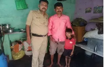 Banglore Police| ಬೆಂಗಳೂರು ಪೊಲೀಸರ ಸಮಯಪ್ರಜ್ಞೆ: ನಾಪತ್ತೆಯಾಗಿದ್ದ ಬಾಲಕರ ಪತ್ತೆ, ಆತ್ಮಹತ್ಯೆಗೆ ಯತ್ನಿಸಿದ ಮಹಿಳೆಯ ರಕ್ಷಣೆ Banglore Police| ಬೆಂಗಳೂರು ಪೊಲೀಸರ ಸಮಯಪ್ರಜ್ಞೆ: ನಾಪತ್ತೆಯಾಗಿದ್ದ ಬಾಲಕರ ಪತ್ತೆ, ಆತ್ಮಹತ್ಯೆಗೆ ಯತ್ನಿಸಿದ ಮಹಿಳೆಯ ರಕ್ಷಣೆ