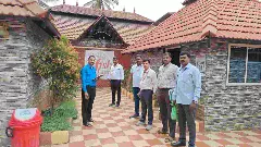 ಹೆದ್ದಾರಿ ಡಾಬಾಗಳಲ್ಲಿ ಊಟ ಮಾಡುವ ಮುನ್ನ ಎಚ್ಚರ: ನೈರ್ಮಲ್ಯವೇ ಇಲ್ಲ, 3.69 ಲಕ್ಷ ರೂ. ದಂಡ ಹೆದ್ದಾರಿ ಡಾಬಾಗಳಲ್ಲಿ ಊಟ ಮಾಡುವ ಮುನ್ನ ಎಚ್ಚರ: ನೈರ್ಮಲ್ಯವೇ ಇಲ್ಲ, 3.69 ಲಕ್ಷ ರೂ. ದಂಡ