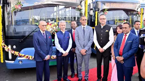 India hands over 90 electric buses to Mauritius: Emphasis on green partnership India hands over 90 electric buses to Mauritius: Emphasis on green partnership