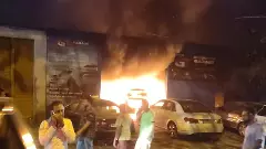 ಬೆಂಗಳೂರಿನಲ್ಲಿ ಶಾರ್ಟ್ ಸರ್ಕ್ಯೂಟ್‌ನಿಂದ ಗ್ಯಾರೇಜ್‌ನಲ್ಲಿ ಅಗ್ನಿ ಅವಘಡ; ಬಿಎಂಡಬ್ಲ್ಯೂ ಸೇರಿ ಹಲವು ಐಷಾರಾಮಿ ಕಾರುಗಳು ಭಸ್ಮ