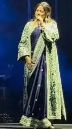 ಆಶಾ ಭೋಸ್ಲೆ ಅಸ್ತಂಗತ| ಲಂಡನ್ ಕನ್ಸರ್ಟ್ನಲ್ಲಿ ಶ್ರೇಯಾ ಘೋಷಾಲ್ ಭಾವುಕ ನಮನ ಆಶಾ ಭೋಸ್ಲೆ ಅಸ್ತಂಗತ| ಲಂಡನ್ ಕನ್ಸರ್ಟ್ನಲ್ಲಿ ಶ್ರೇಯಾ ಘೋಷಾಲ್ ಭಾವುಕ ನಮನ