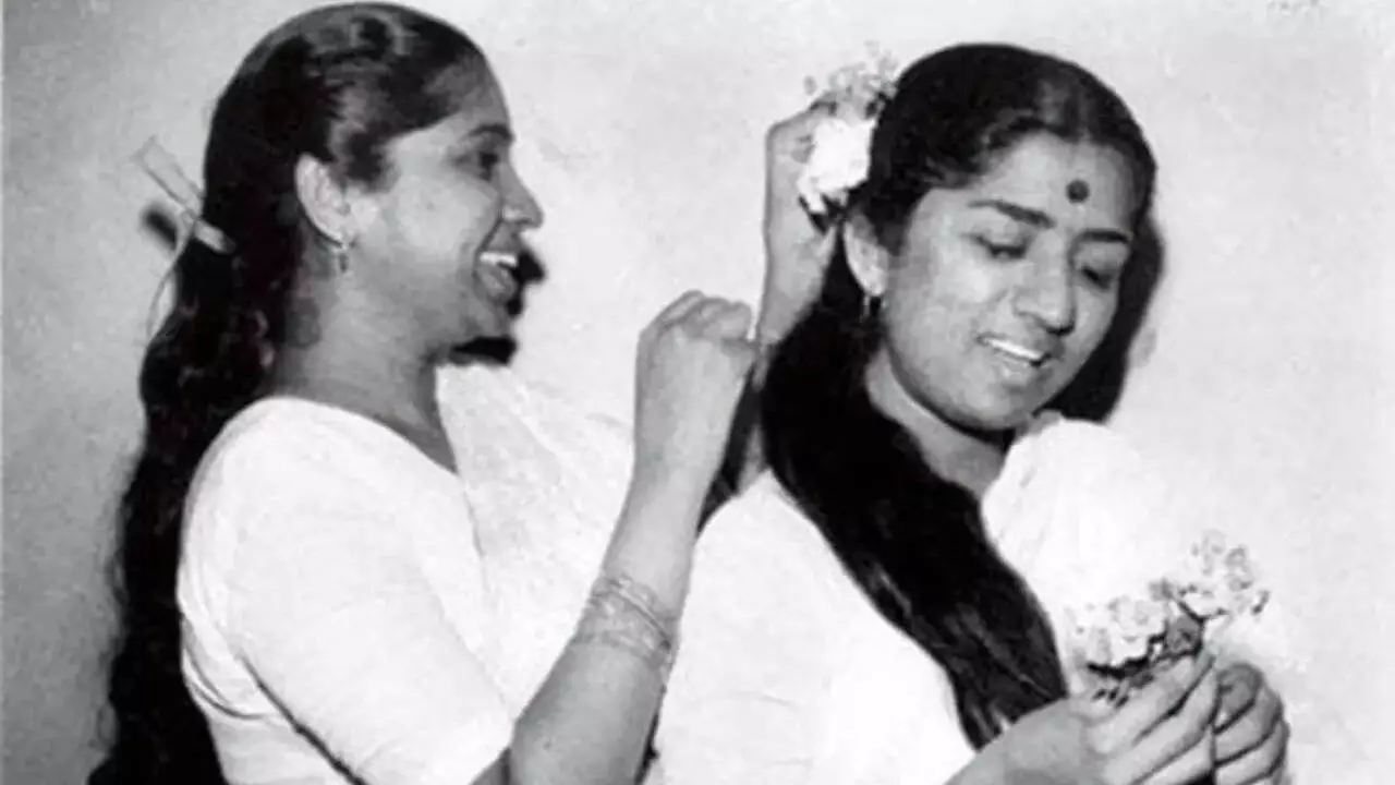 Asha Bhosle| ಲತಾ-ಆಶಾ ಹೆಸರಿನಲ್ಲಿ ಏಷ್ಯಾದ ಅತಿದೊಡ್ಡ ಆಸ್ಪತ್ರೆ ನಿರ್ಮಾಣಕ್ಕೆ ನಿರ್ಧಾರ Asha Bhosle| ಲತಾ-ಆಶಾ ಹೆಸರಿನಲ್ಲಿ ಏಷ್ಯಾದ ಅತಿದೊಡ್ಡ ಆಸ್ಪತ್ರೆ ನಿರ್ಮಾಣಕ್ಕೆ ನಿರ್ಧಾರ