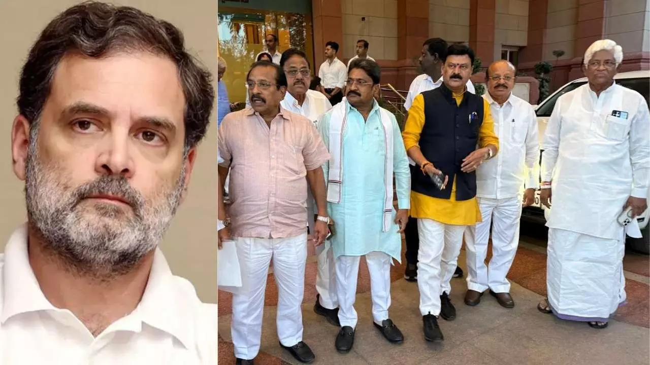 ಸಂಪುಟ ಪುನಾರಚನೆಗೆ ಮೇ 15 ಗಡುವು; ರಾಹುಲ್ ಭೇಟಿಗಾಗಿ ಶಾಸಕರ ಠಿಕಾಣಿ ಸಂಪುಟ ಪುನಾರಚನೆಗೆ ಮೇ 15 ಗಡುವು; ರಾಹುಲ್ ಭೇಟಿಗಾಗಿ ಶಾಸಕರ ಠಿಕಾಣಿ